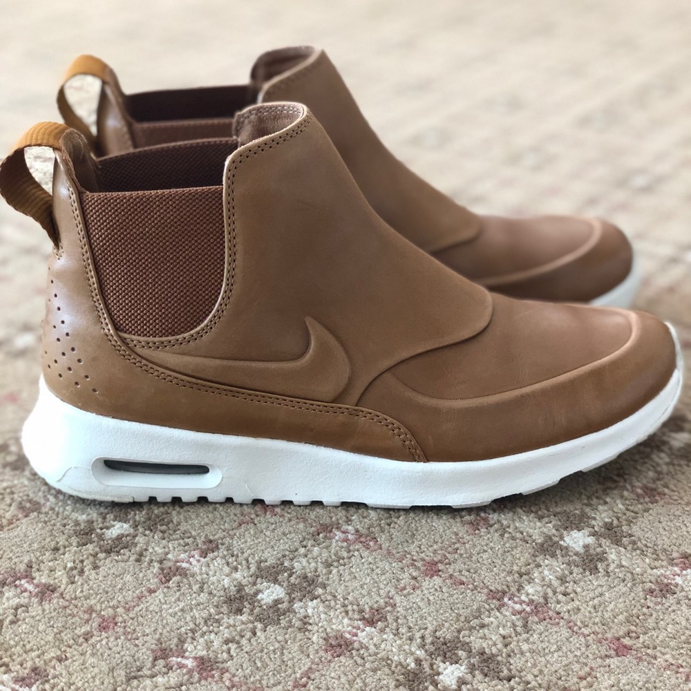 Nike Womens Air Max Thea Mid Leather shoes